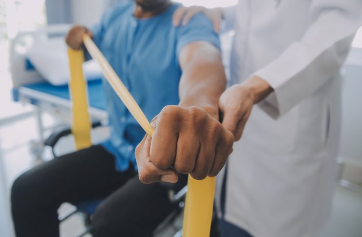 Novas terapias e lesões neurológicas: qual o papel da reabilitação na recuperação dos pacientes?