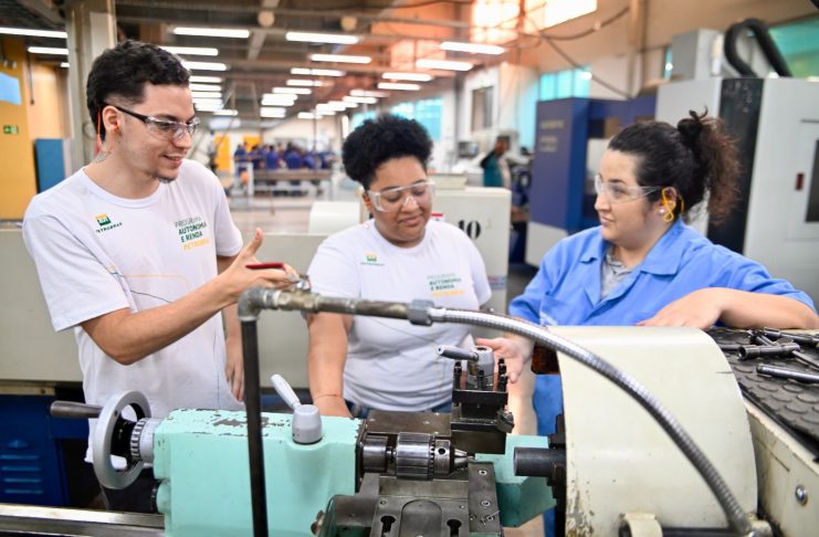 Programa Autonomia e Renda Petrobras abre 800 vagas em parceria com o SENAI-PE