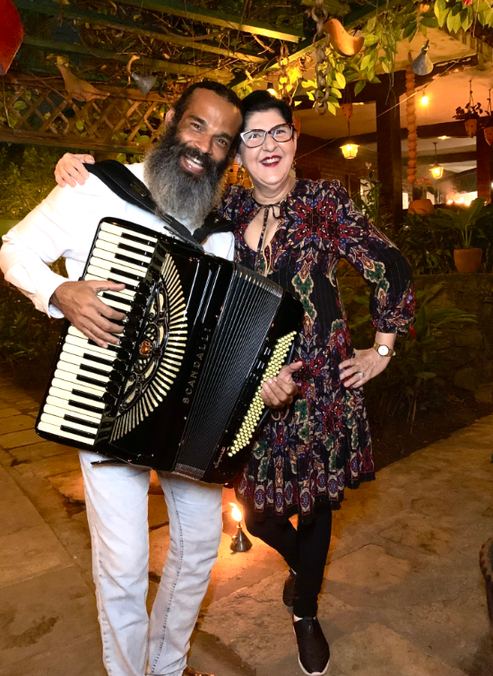 Forró de Candeeiro reúne música e cultura popular com Cezzinha neste sábado (16)