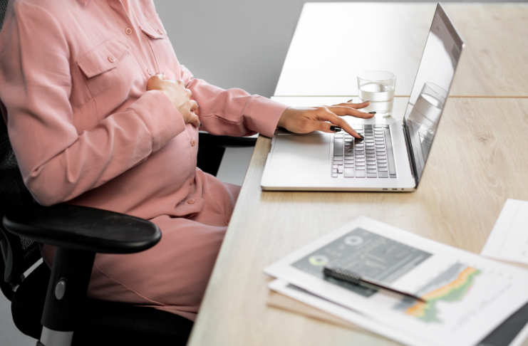 Estabilidade da gestante no emprego: até quando a demissão é proibida?