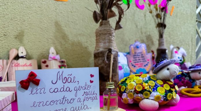 Feirinha de Dia das Mães é atração no bairro dos Aflitos, em Recife
