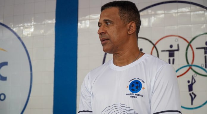 Manoel Tobias, ex-jogador e campeão mundial, comanda torneio de futsal na Semana S
