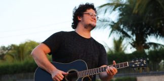 Shopping Costa Dourada promove show gratuito do cantor Marcelo Vilar