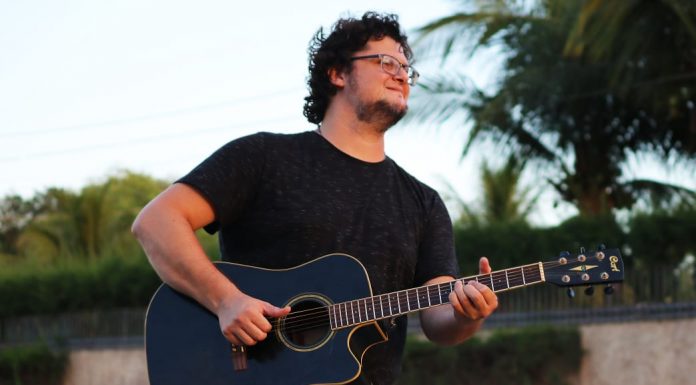 Shopping Costa Dourada promove show gratuito do cantor Marcelo Vilar