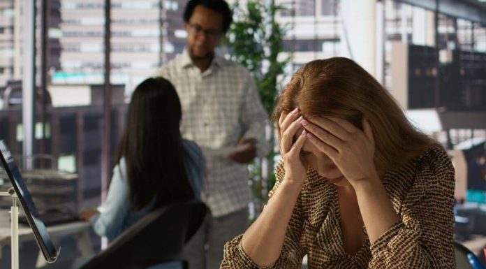 “O Diabo Veste Prada 2”, reacende debate sobre assédio moral e direitos trabalhistas no ambiente corporativo