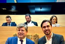 Tadeu Calheiros homenageia publicitário Michel Campos com o Prêmio Graça Araújo