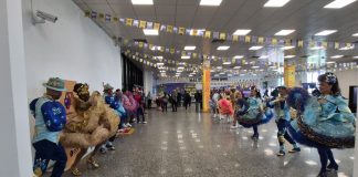 Aeroporto de Petrolina recebe turistas em clima de São João, com apresentações culturais e muito forró