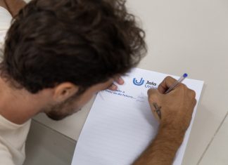IA já impacta o emprego de jovens brasileiros e aumenta busca por formação em tecnologia