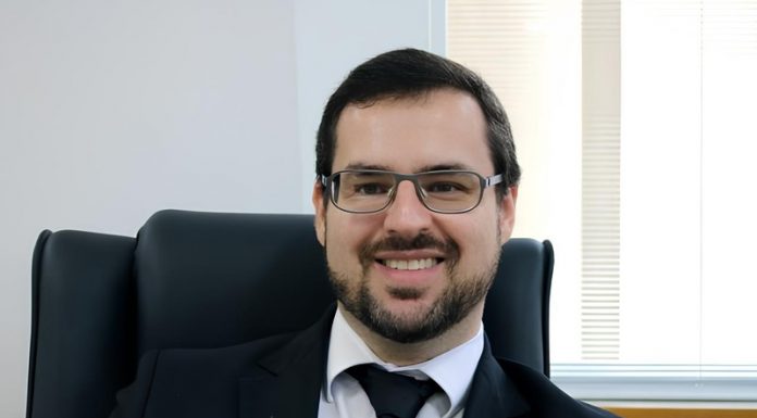 Burocracia digital e crédito fácil: André Naves alerta para o aumento da violência patrimonial contra idosos