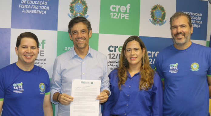 Daniel Coelho visita sede do CREF12/PE e assina Carta-Compromisso com Educação Física