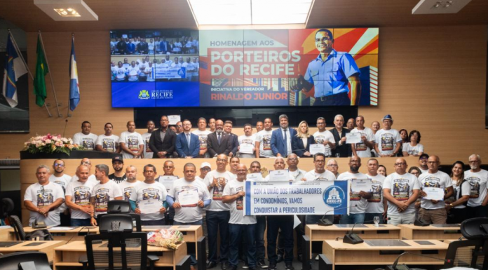Porteiros são homenageados em Sessão Solene na Câmara Municipal do Recife