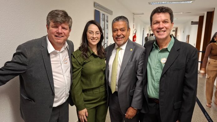 tadeu-calheiros-piso-médicos-100626