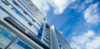 Hotel Intercity Costa Dourada promove happy hour na quarta (15) com Marcelo Vilar
