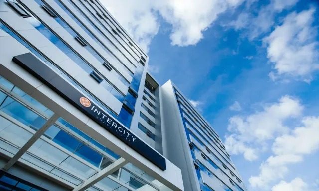 Hotel Intercity Costa Dourada promove happy hour na quarta (15) com Marcelo Vilar