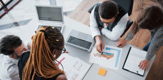 Mercado de trabalho amplia demanda por competências híbridas em diferentes profissões