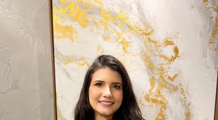Envelhecer não pode significar perder o acesso à saúde, é o artigo de Bruna Leal