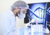 Há 40 anos, a genética médica já ajudava a decifrar doenças. Hoje, transforma diagnósticos, tratamentos e o futuro da medicina
