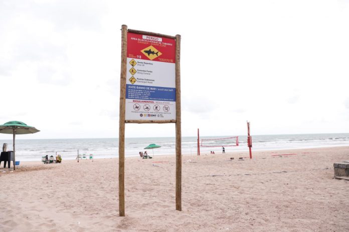 placas-aviso-perigo-tubarões-020726