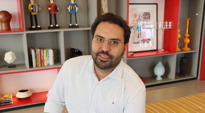Quem não aparece na internet perde clientes, alerta especialista