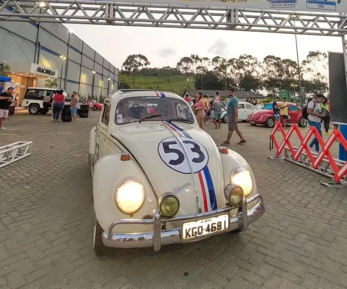 Encontro de Carros Antigos-shopping-costa-dourada-170826