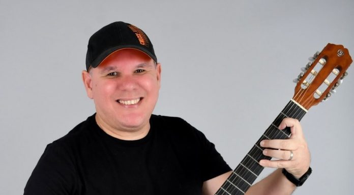Hotel Intercity Suape Costa Dourada promove happy hour com o cantor Pablo Rogério