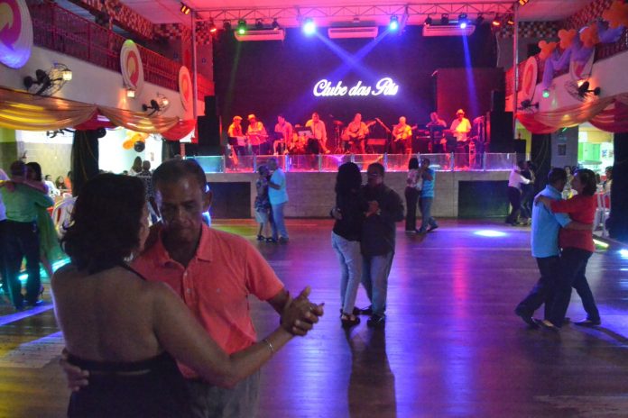 clube-das-pás-noite-da-gafieira-050826
