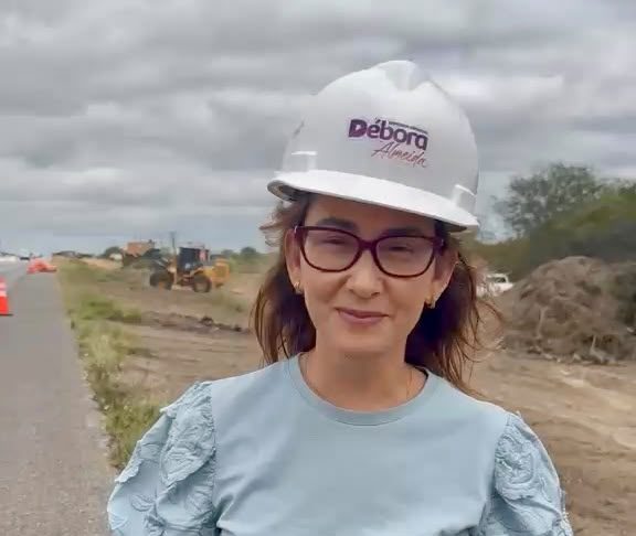 Débora Almeida fiscaliza obras na BR-232 e desmente fake news sobre duplicação no Agreste