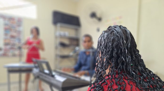 Jovens atendidos pela Funase se apresentam na III Semana do Cérebro da UFPE