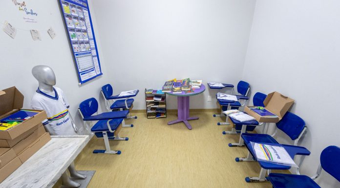 Pernambuco abre primeira classe hospitalar para estudantes do ensino médio no Hospital Oswaldo Cruz