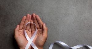 Câncer sem histórico: por que a doença pode surgir mesmo sem casos na família?