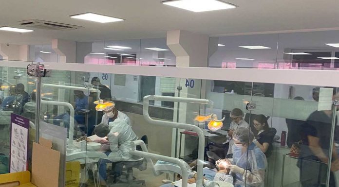 Você sabia? Só escovação dos dentes não basta: veja quando é hora de fazer uma limpeza profissional