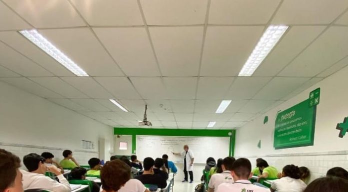 Economia linguística ganha espaço na comunicação digital e preocupa educadores
