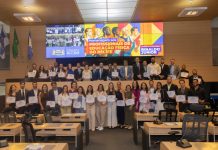 Câmara do Recife presta homenagem a 39 Profissionais de Educação Física