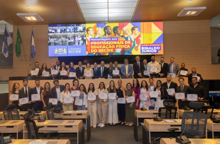 Câmara do Recife presta homenagem a 39 Profissionais de Educação Física