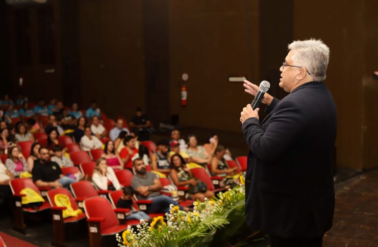 Palestra no Recife discute proteção dos jovens em tempos de IA
