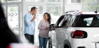 Feirões de automóveis oferecem oportunidades em tempos de cautela econômica