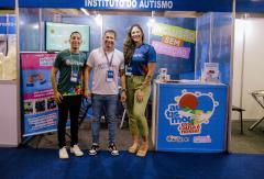 Instituto do Autismo participa da HospitalMed com stand voltado à conscientização sobre o TEA