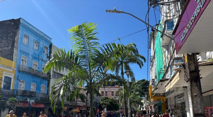 Comércio do Recife tem abertura facultativa no primeiro turno e shoppings da RMR funcionam normalmente