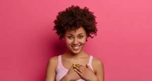 Câncer de mama: mulheres jovens também precisam estar atentas aos sinais