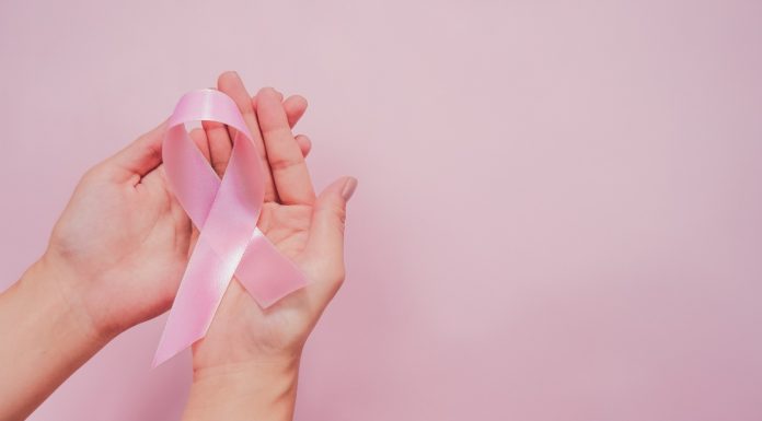 Câncer de mama: o que fazer após receber o diagnóstico? Oncologista orienta pacientes