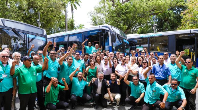 Governadora Raquel Lyra entrega 100 ônibus novos com ar-condicionado para Região Metropolitana do Recife