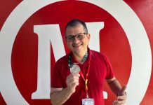 Professor Ronaldo Queiroz, do Mackenzie Agnes é premiado no 1° Torneio de Professores da Olimpíada de Português