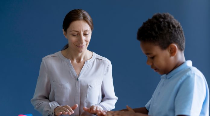 Terapia Ocupacional fortalece autonomia e inclusão de crianças com TEA no dia a dia
