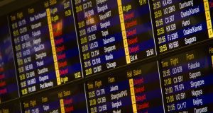 Voo cancelado ou atrasado: quando o seguro viagem pode reembolsar os gastos do passageiro?
